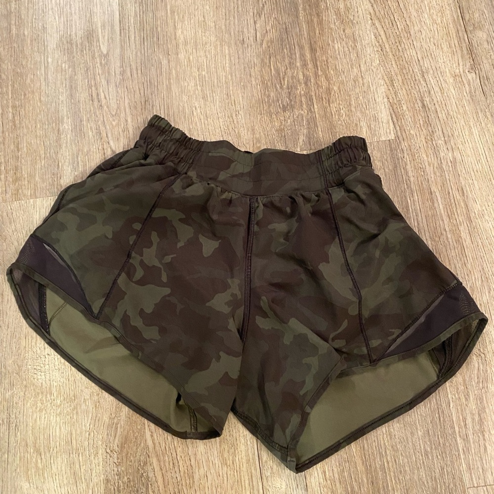 Lululemon 2” running short size 4